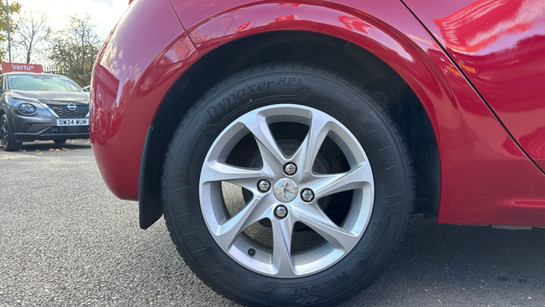 Peugeot 208 1.2 PureTech 82 Active 5dr Petrol Hatchback